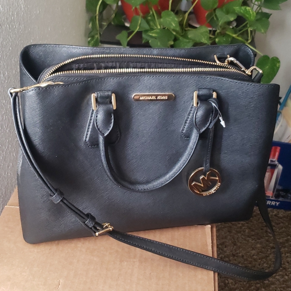 Michael Kors black leather purse - Picture 3 of 4